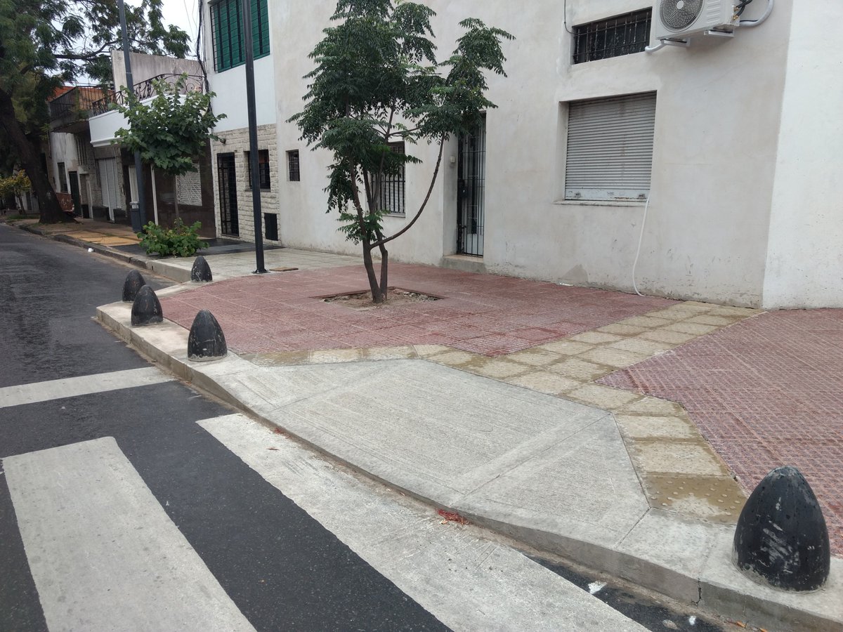 GuillermoPenia's tweet photo. Así van quedando las esquinas del Corredor Morón en @bacomuna7. https://t.co/ohn9TvszXh
