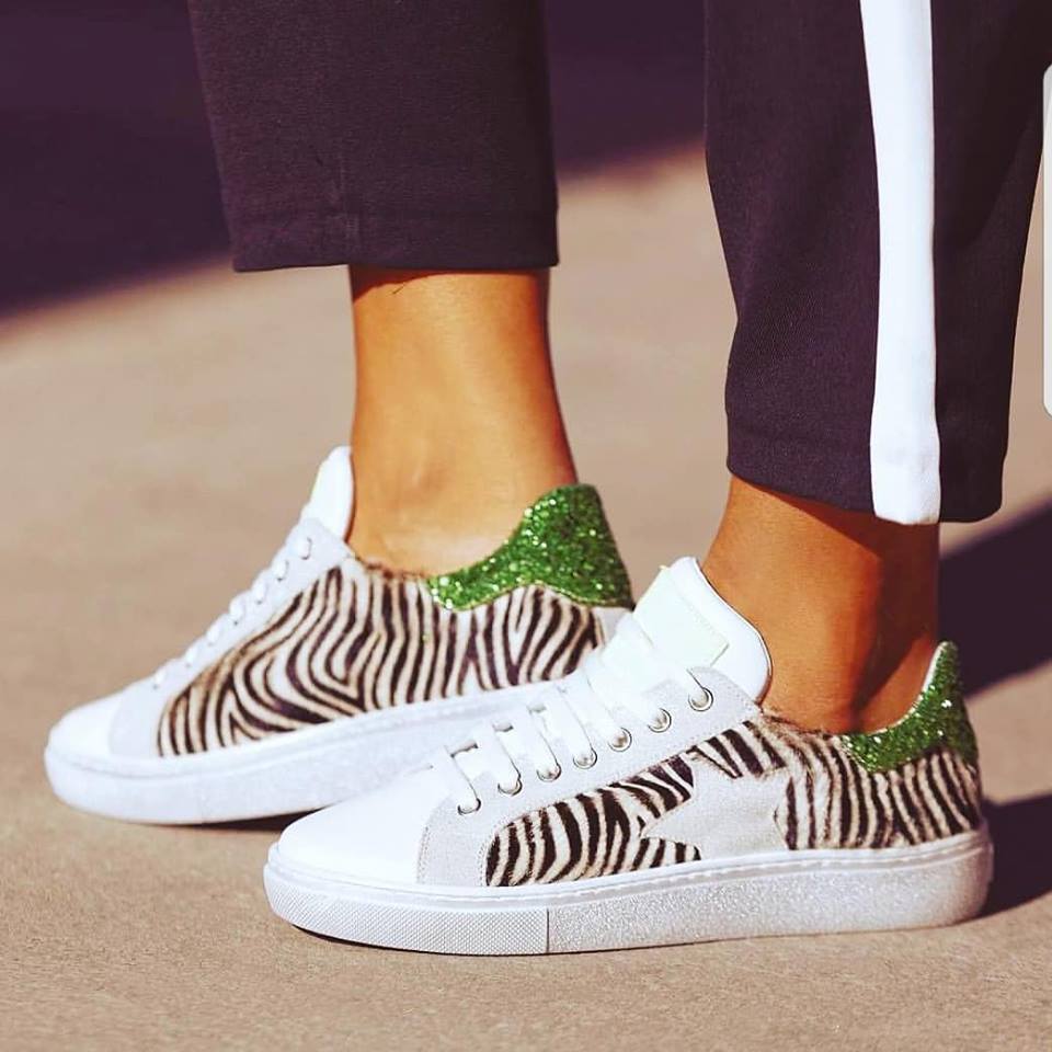outremesure_'s tweet photo. ☆ New in shoes ☆ 📸 @reqinsofficiel #outremesure #shoes #shoesaddict #shoesoftheday #shoeslover #instashoes #instagram #instastyle #instafashion #igers #shooting #blogger #sneakers #baskets #basketsaddict #sneakersaddict #streetstyle #instabaskets #trendy #fashion #ss218 https://t.co/LV25qlHpRc