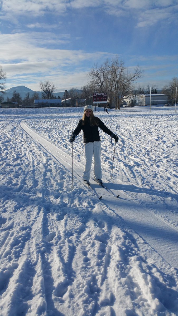 MrJohnsenPE's tweet photo. Groomed trails to learn how to cross country ski on at school? One of the many cool things about #spearfishms https://t.co/xuFhAwjxJk