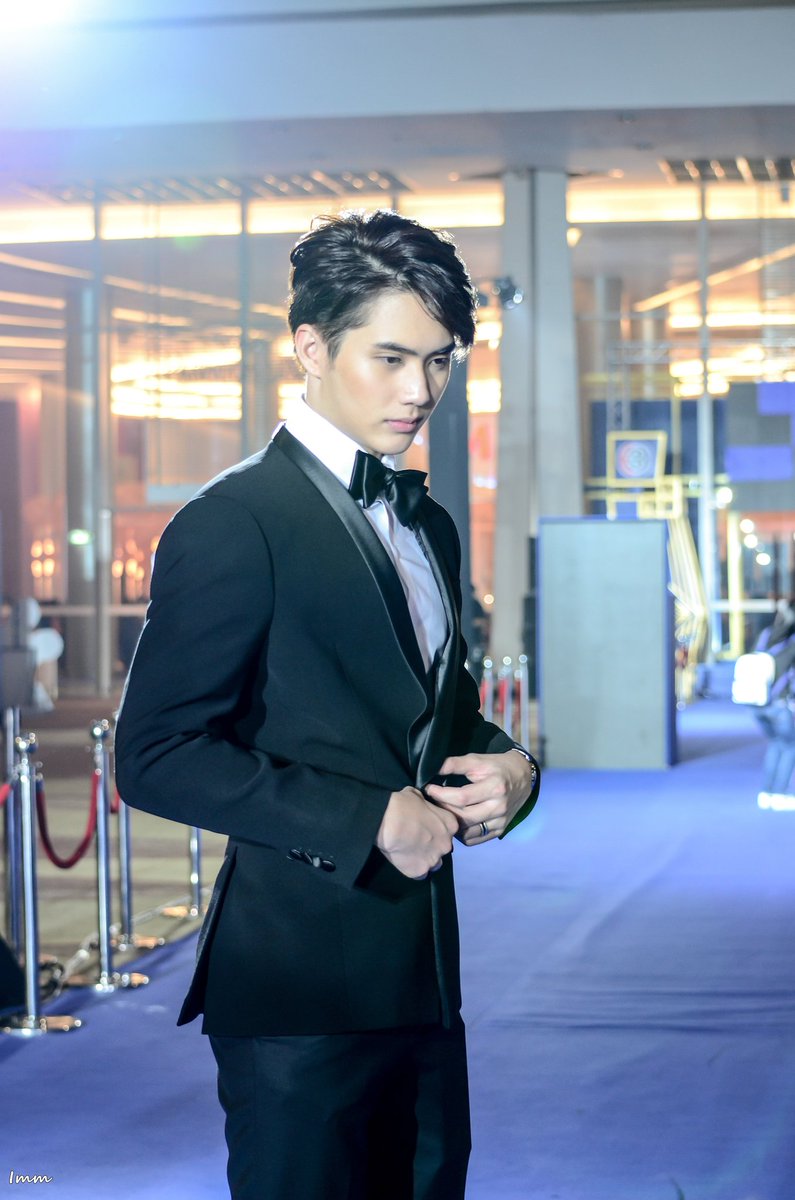 NpImm21's tweet photo. ใช่ค่ะ ระหว่างกดชัตเตอร์ไป ในใจดิชั้นกรีดร้องหนักมากกกก #ซีรีย์ลูกผู้ชาย #ภูผา  #inpitar #Vicbig3_2018 #ChulaCuteBoy https://t.co/5C0vODtPx3