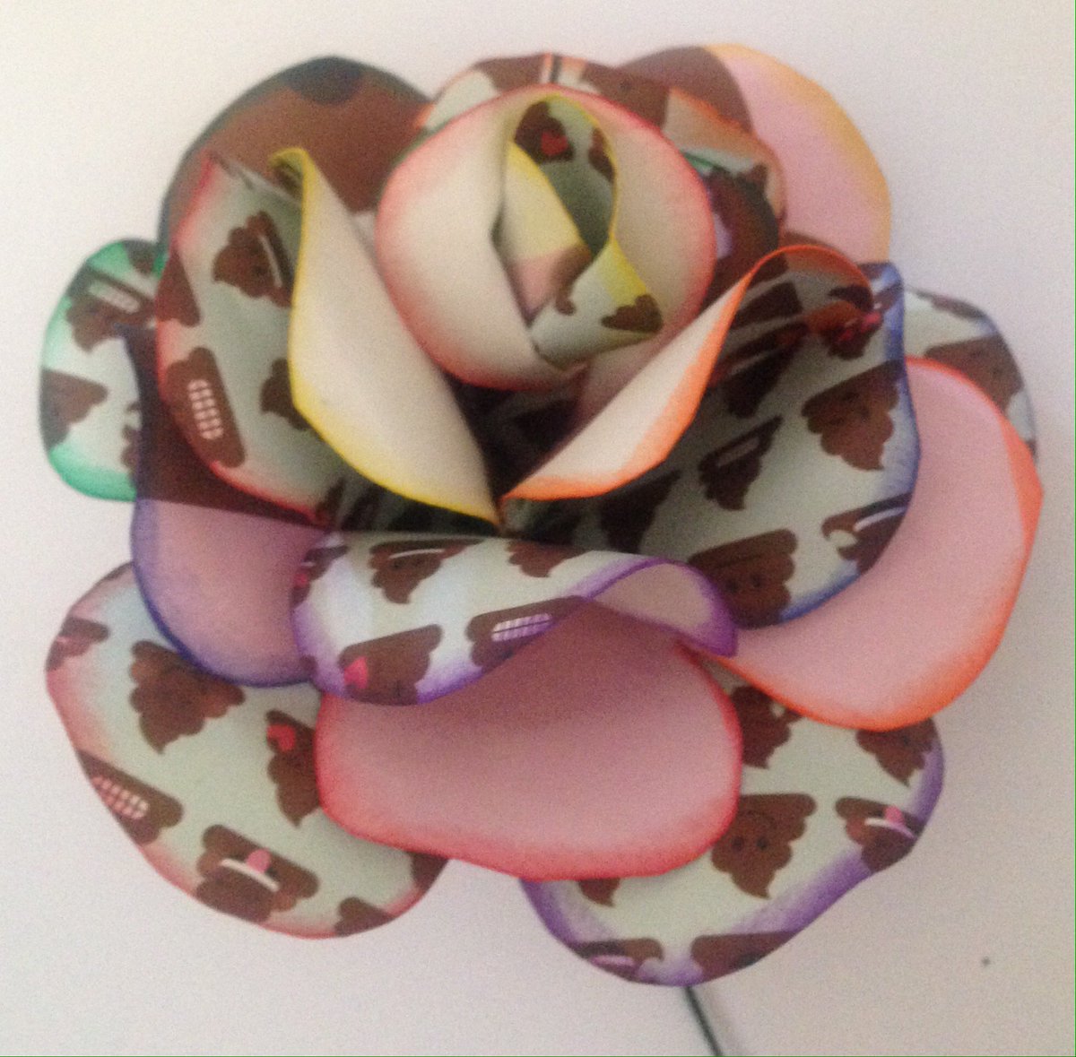 Shes_a_Crafty_1's tweet photo. https://t.co/ZrACdoaeRC
#etsymntt #craftshout #EpicOnEtsy #valentinesdaygifts #giftideas #PaperCrafts #paperchallenge #valentinesdayrose https://t.co/enGPCgP0MJ