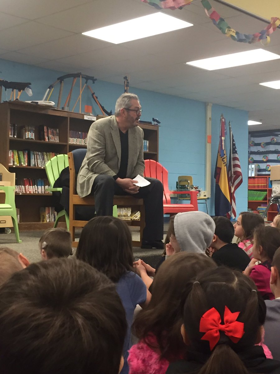 mrspetrone05's tweet photo. Thank you Mayor Guzzi for talking to our 2nd graders- 😃👏 What an awesome mayor!#GSDpride #GSDChapman https://t.co/Qvtf7E2KPW