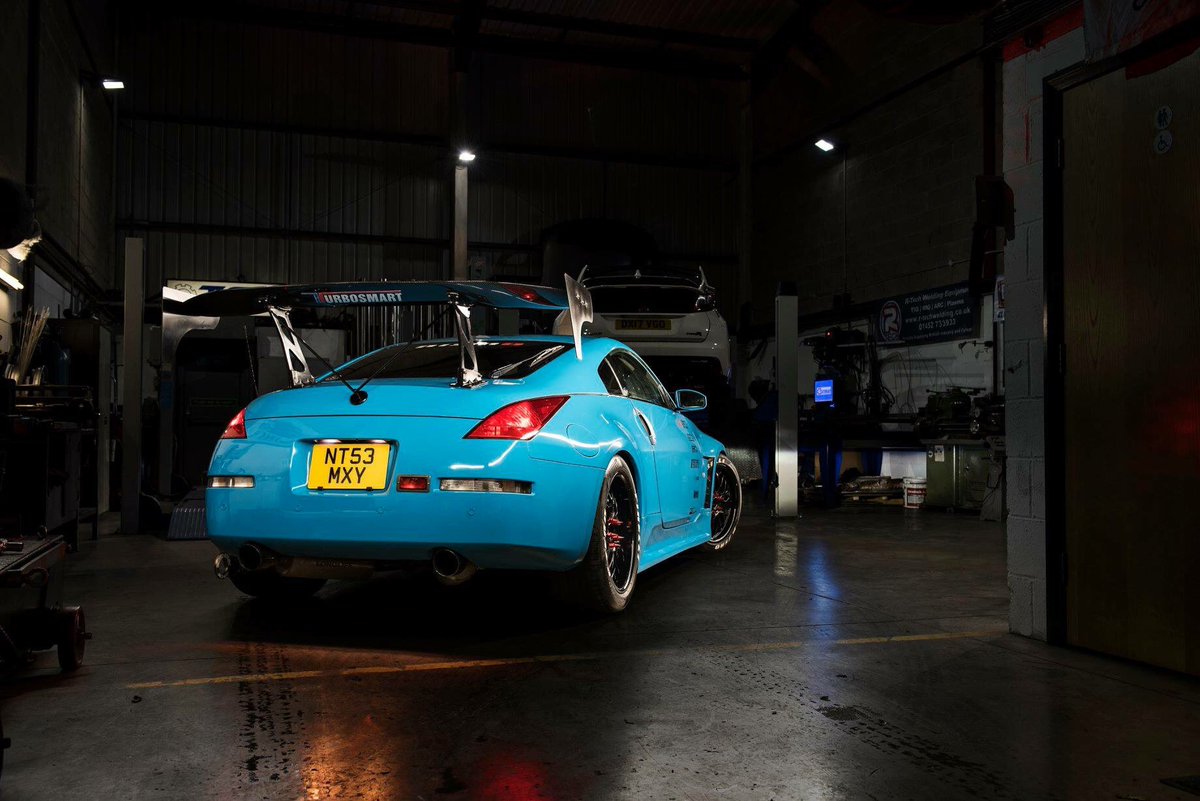 Inside the Feb issue: this twin-turbo #350Z that's out hunting GT-Rs...