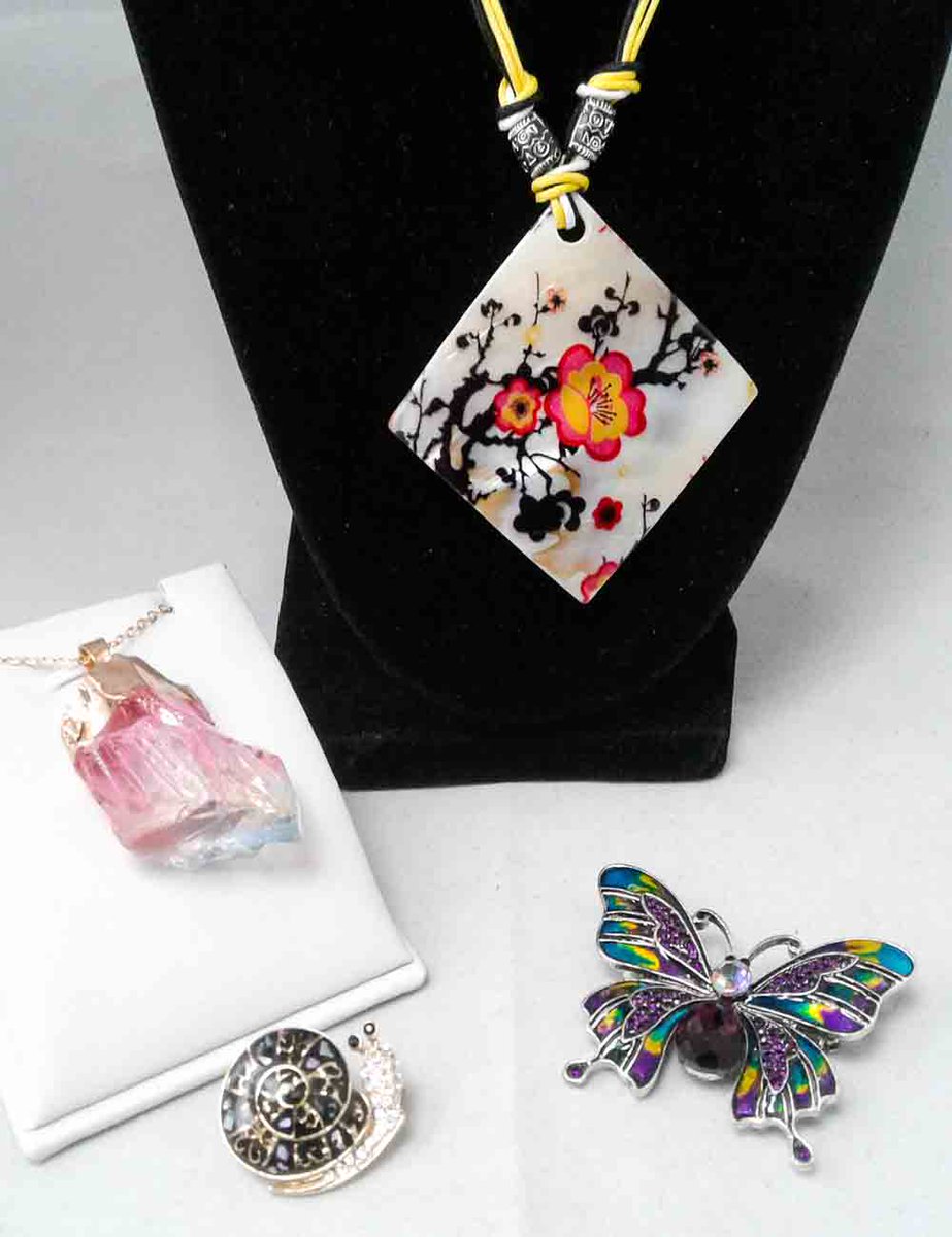 chromads's tweet image. Celebrate #Valentines  with 30% OFF everything in-store!
CouponCode: ColorLove

goo.gl/ngEsng

Ship For A Buck!

#ColorJewelry #FashionAccessories