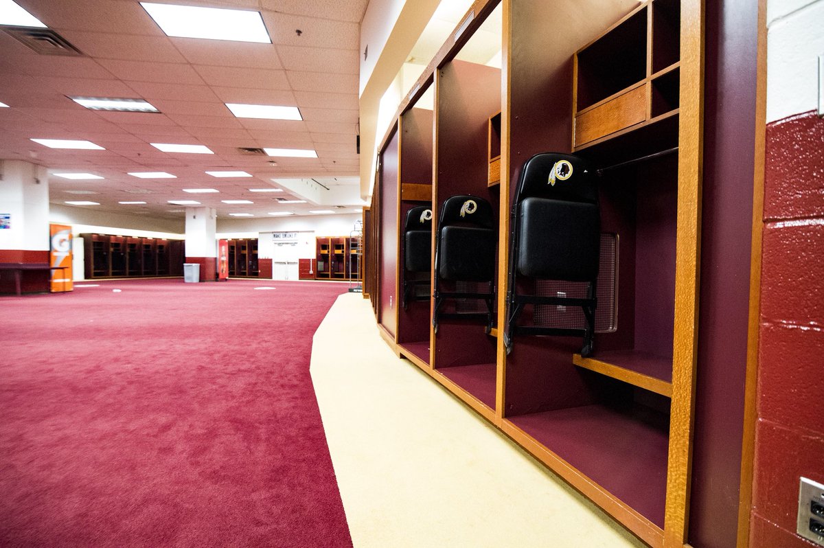 Get a glimpse of the @Redskins locker room when you do a stadium tour of FedExField. 🏈🏟 #TourTuesday

Book your tour today at bit.ly/2asX8c1