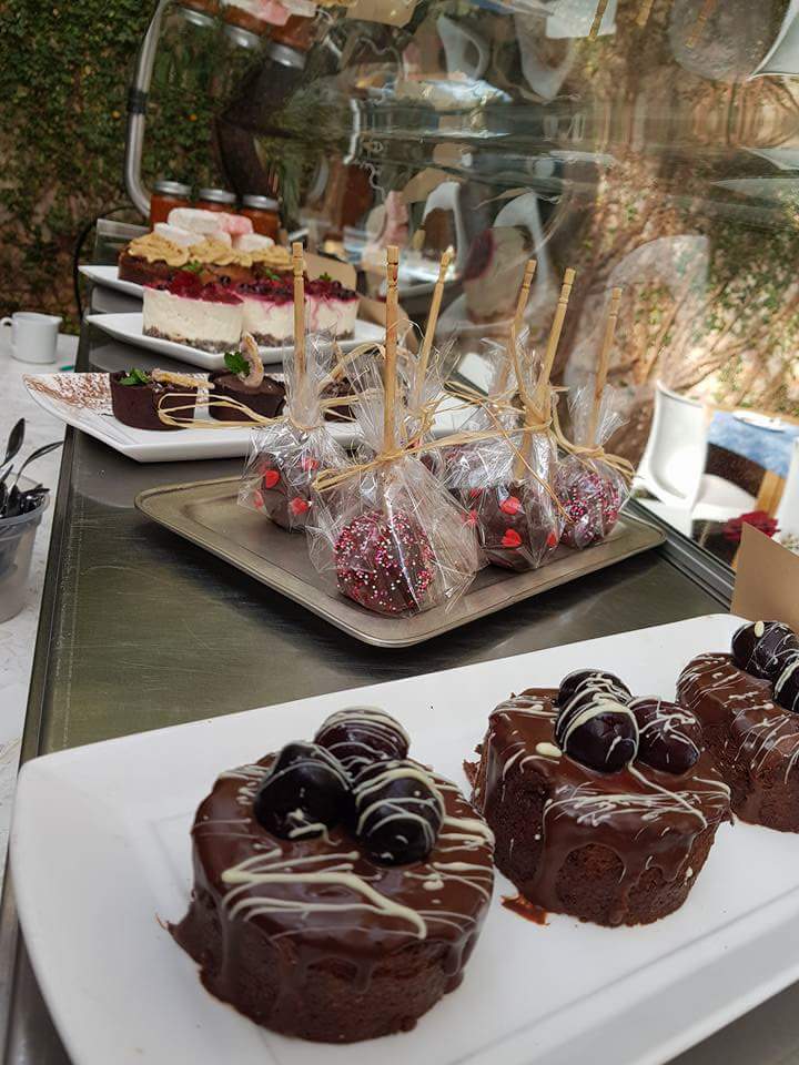 GabriellasTea's tweet image. Freshly baked sweeties and a tantalizing breakfast &amp;amp; lunch @GabriellasTea Room. 
Book via our
website:gabriellastearoom.co.za
email:bookings@gabriellastearoom.co.za
facebook
call: 0114425187