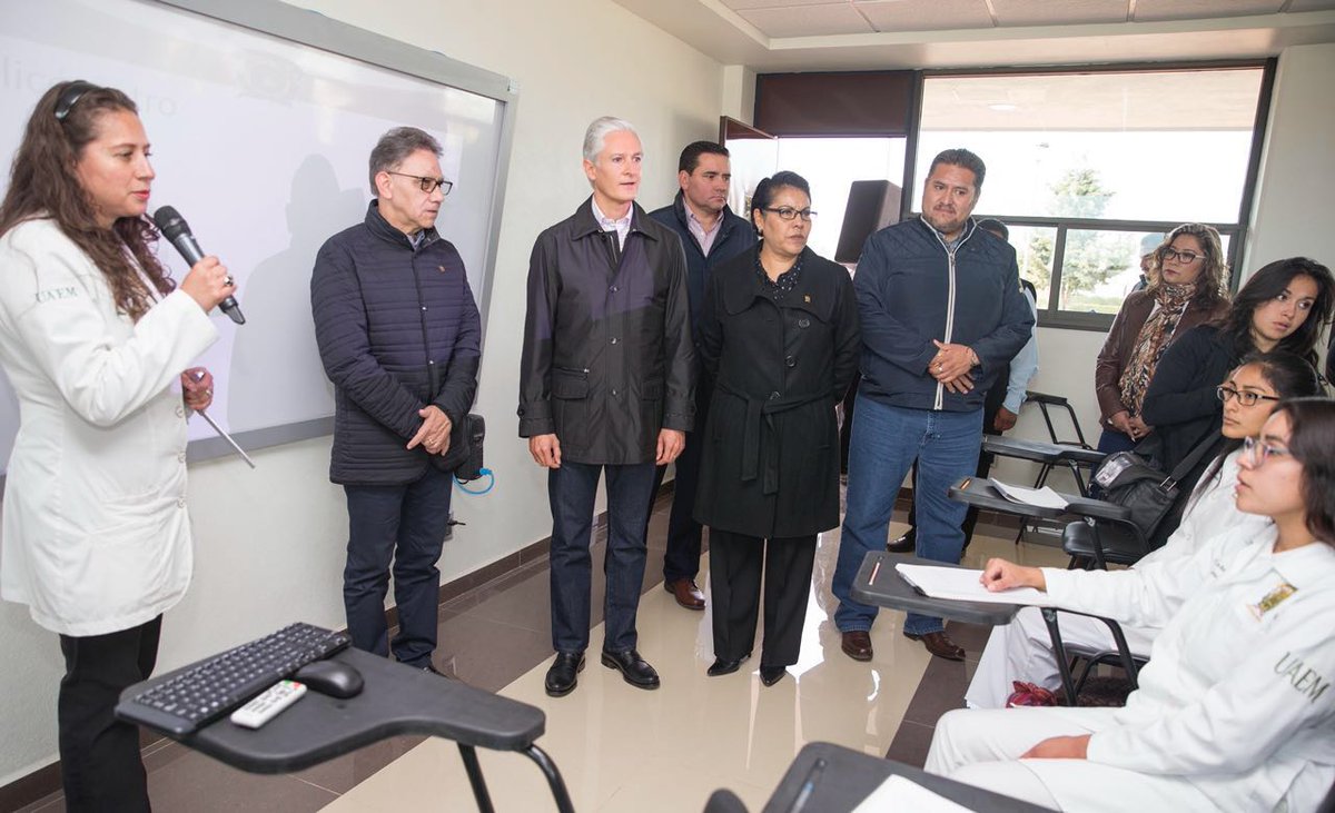 alfredodelmazo's tweet photo. Las nuevas instalaciones de la @UAEM_MX de #Amecameca hoy cuentan con un nuevo edificio para aulas, computadoras, laptops, cañones y pupitres, así como instalaciones para el resguardo de animales para la carrera de veterinaria. ¡Felicidades! https://t.co/L2HgW7h5zN