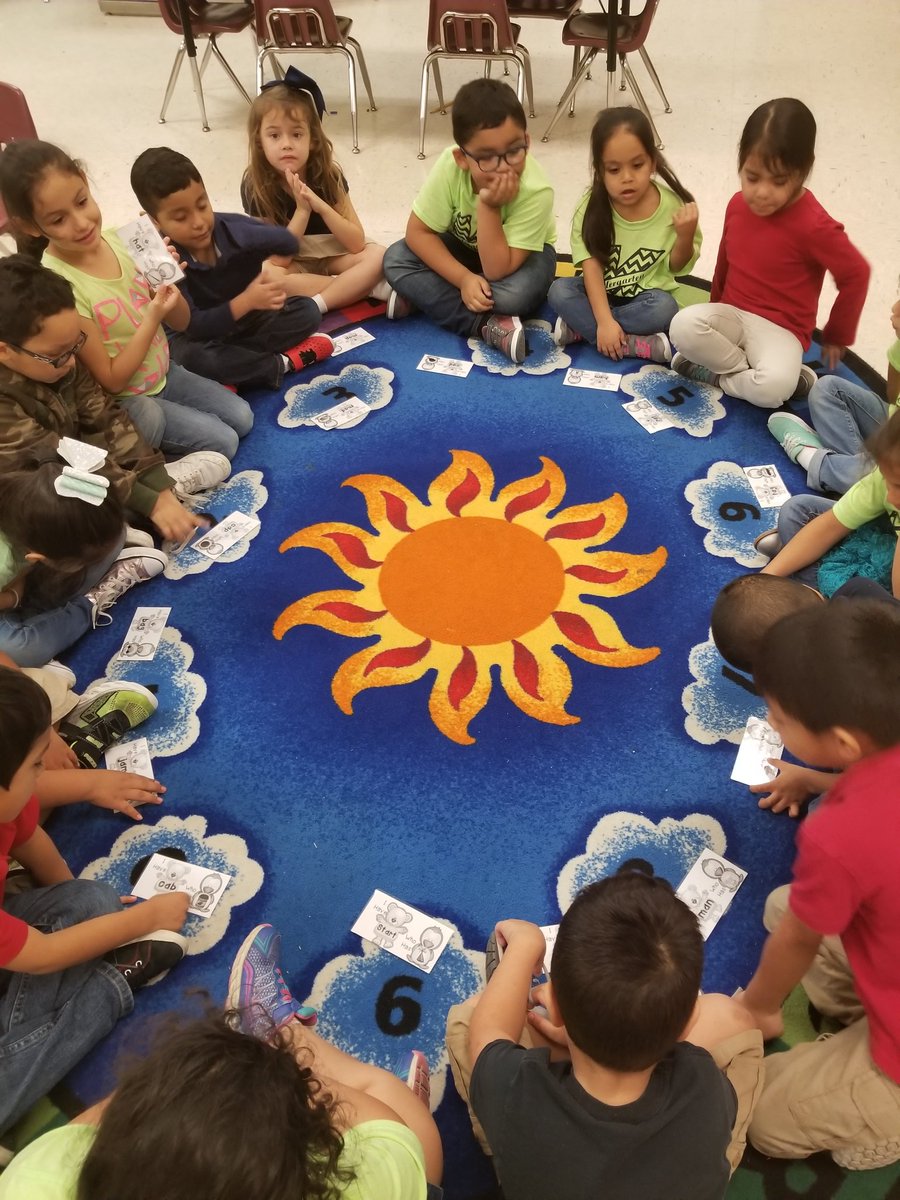 isoldapgarza's tweet photo. #lightupliteracy #IteachPLE  I have, who has... https://t.co/DtS4lPPxte