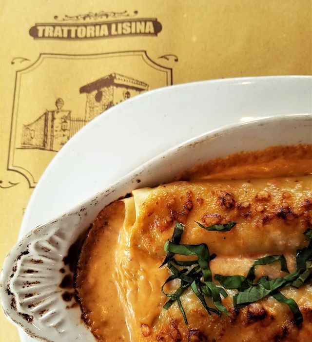 A dreary day calls for comfort food.
(Pictured: Beef Cannelloni with sugo rosa sauce and fresh basil)
.
.
#italian #homemade #comfort #comfortfood #cannelloni #warmup #rainraingoaway