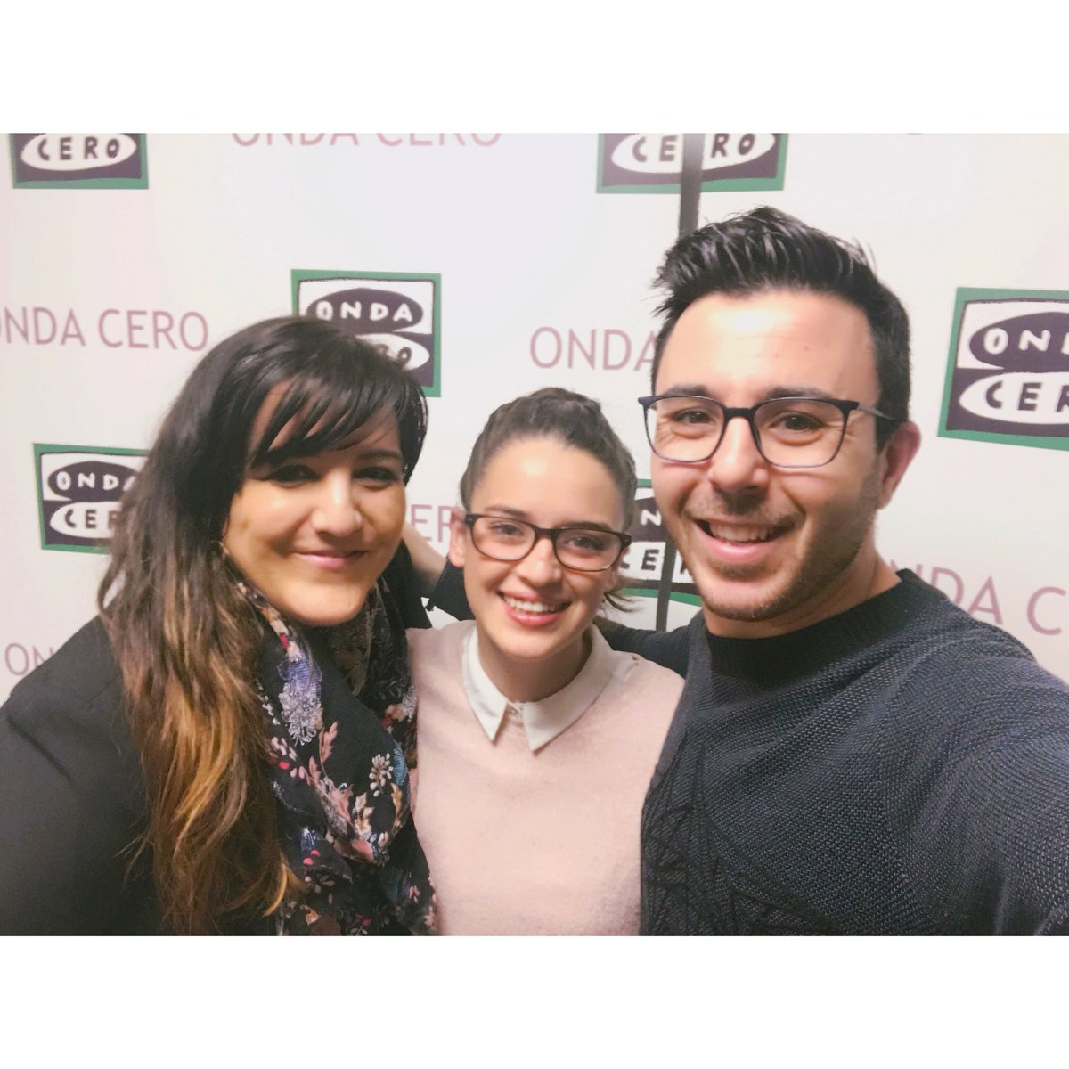 Tere_Crespo_'s tweet photo. Aquesta nit a @nitsderadio 📻 @carleslamelo i una servidora entrevistem a la Meritxell Almirall, CEO de @beedi_es (plataforma online de descomptes per a persones amb discapacitat i gent gran) #emprendedores #emprenedors #OndaCero #ideas #gentecreativa #grandesproyectos 😊 https://t.co/Wy7y635DP7