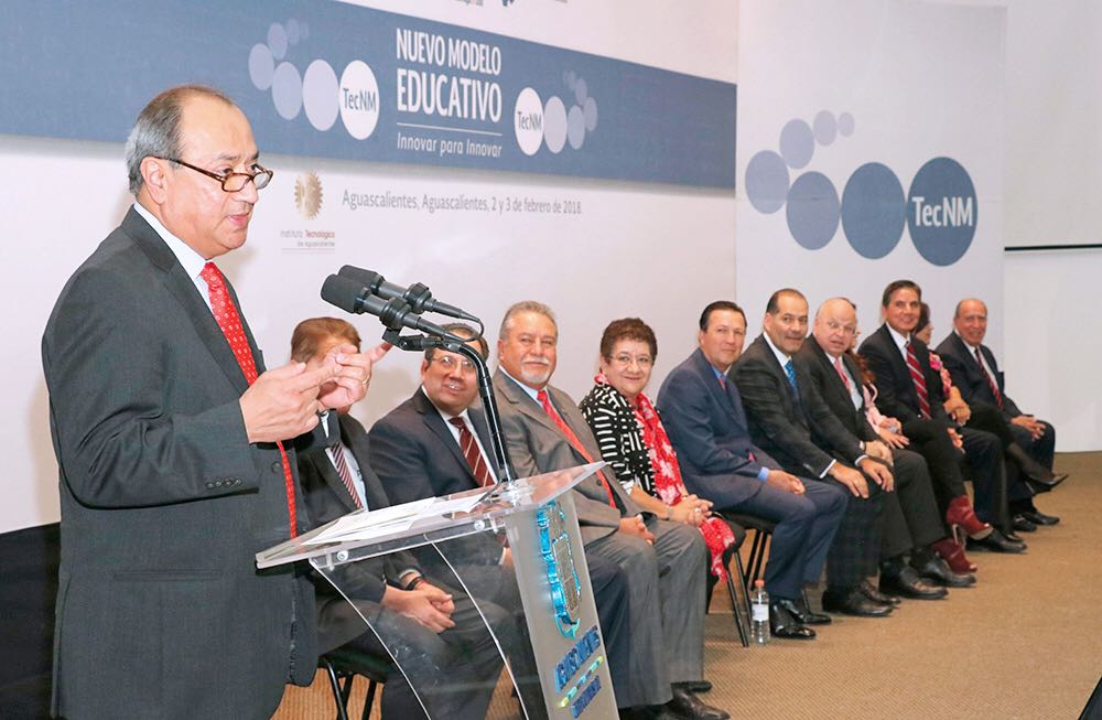 MQuinteroq's tweet photo. Gracias con reconocimiento Secretario @Otto2025 por acompañarnos e inaugurar Reunión Nacional de Directores del #TecNM en @TecAgs. Muy estimulados con sus palabras de apoyo a nuestra Institución, lo que nos motiva a redoblar esfuerzos en bien de la educación superior tecnológica. https://t.co/oohQvdpx0Q