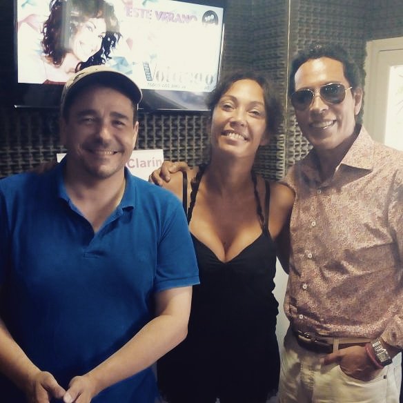 PFYGProdu's tweet photo. 📷 #JoséVelez en su paso por @la100mdq en #100Volando junto a @ernepais 👉 esta noche el artista español se presenta en @EspacioClarinOk de #MDQ. https://t.co/4wvsSf6NGf
