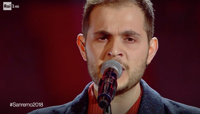 🎶Può sopravvivere affetto in questa stanza o lontano da noi, proviamoci dai…🎶
#Custodire 
#Sanremo2018