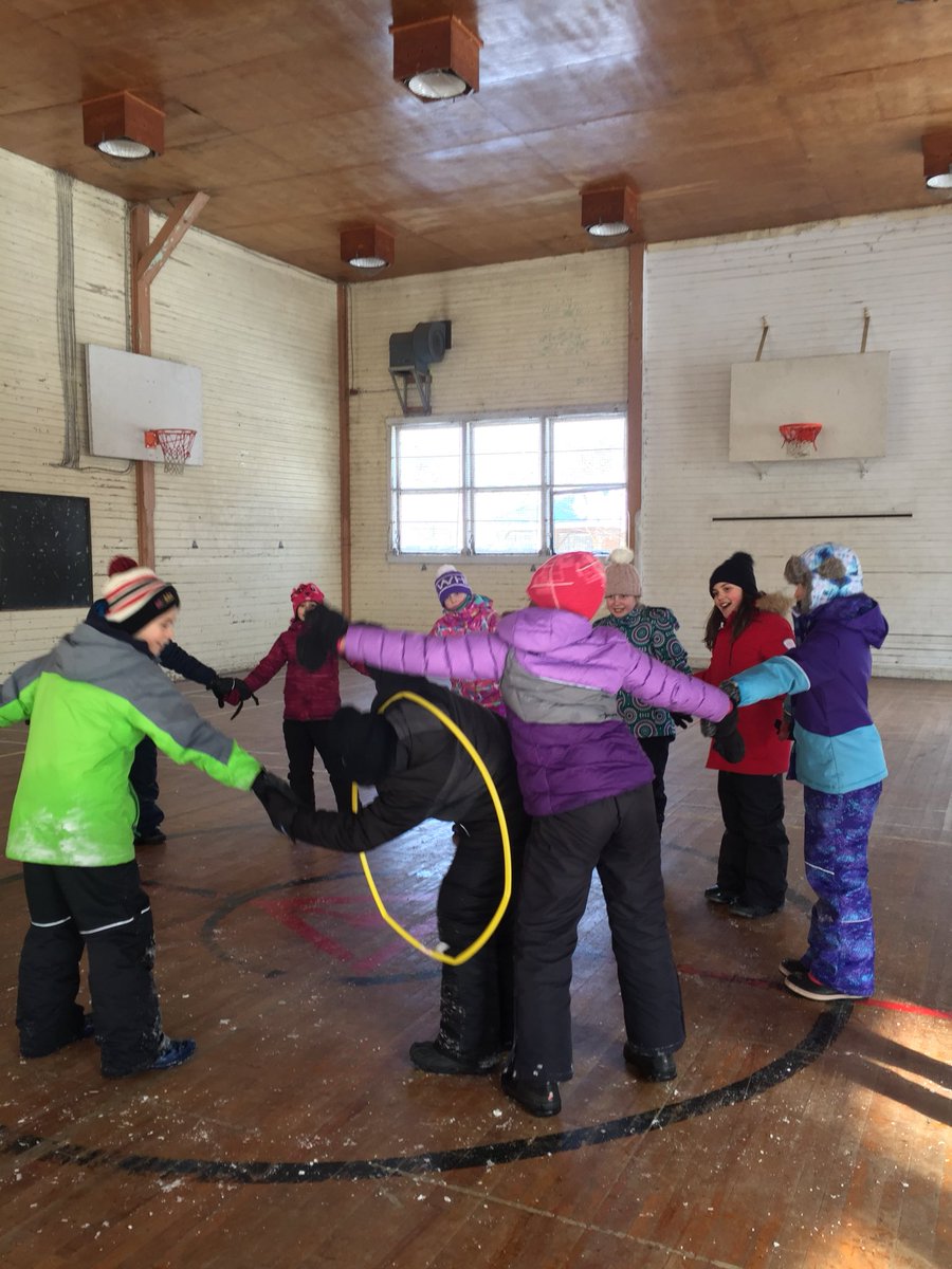 Mrs_MPiotrowski's tweet photo. #Teambuilding #minutetowinit #leadership https://t.co/jHLVuLNHKS