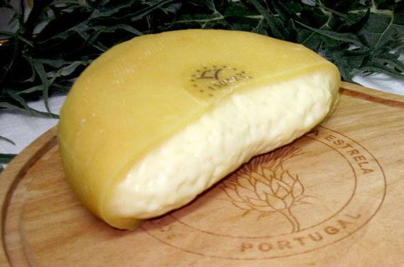Serra da Estrela -  ze king of Portuguese cheese, made from sheep's milk. It is so soft that it is almost spreadable. A rich, perfumed intensity as a result of superb grazing, and a sweet, slightly burnt coffee character of ze sheep's milk comes through on ze finish.