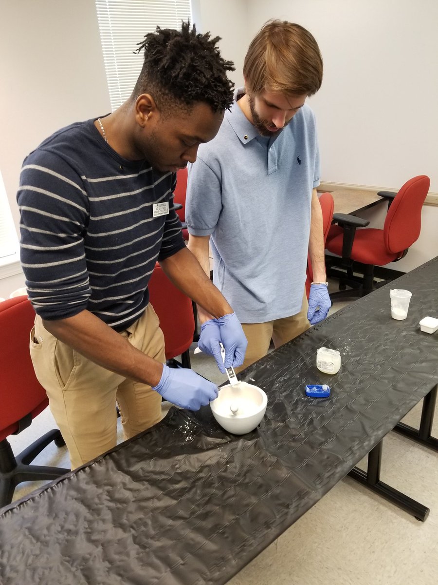 CU_PharmSci's tweet photo. Mr. Tim Marks is walking the students through the formulation part of the activity. #CUIPEActivityDays @CUIPE @CampbellCPHS @CUCLNR https://t.co/Aa3sMJ9fjm