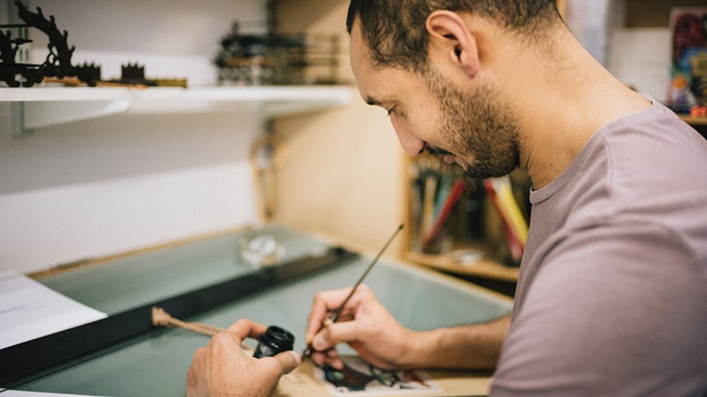 Need a unique gift for #ValentinesDay 💙? Order by Thursday to gift a bottle of our award-winning gin &amp; a beautiful, hand-personalised card by artist <a href="/PAScribe/">Paul Antonio</a>. Buy: goo.gl/X4Q5RX

Give the gift of clean water this Valentine's Day💧 #OneGoodGin #Gin <a href="/TheSpiritOfOne/">The Spirit Of One</a>