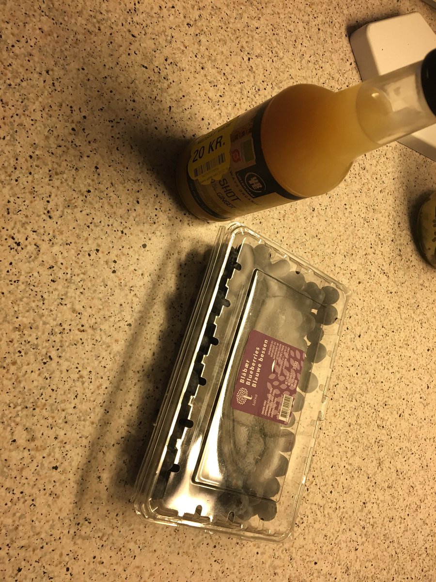 piscesfullmoon's tweet photo. #GetMeHotIn4Words ginger shot and blueberries  😋 https://t.co/iWKLhNytSF