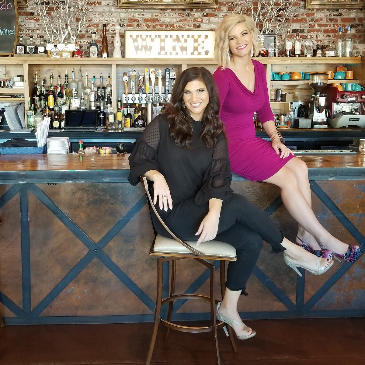 Giving_In_Style's tweet image. This evening @knowtribe Phoenix coffee table book debuts. And @givinginstyle is thrilled to spotlight the dynamic duo behind this innovative resource. Check out this weeks' #fashanthropists @sarahbenken and @beyondtheberry and learn more about this amazing ladies! #givinginstyle