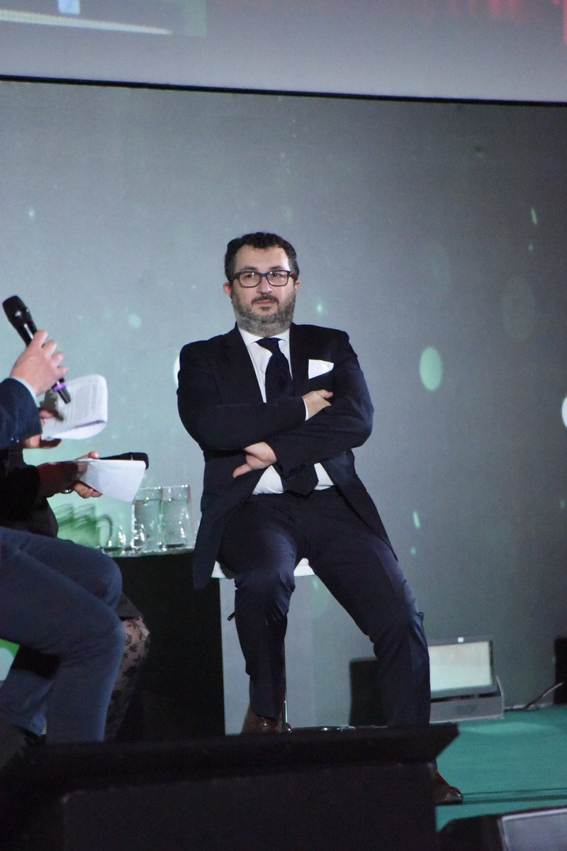 fabiobartalena's tweet photo. The Innovation man #leasingthefuture https://t.co/AHnWWyYjoC