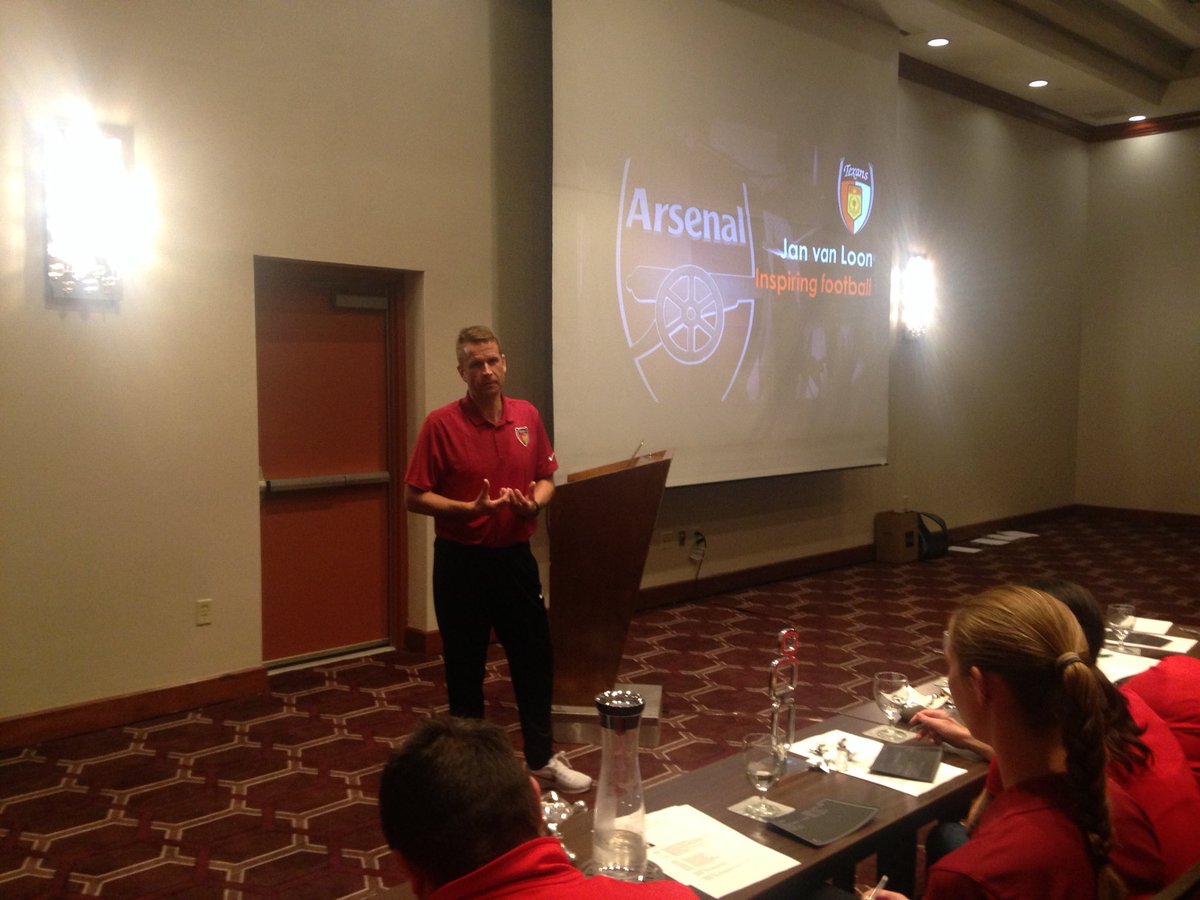 DallasTexansSC's tweet photo. He’s been meeting one on one with our coaches throughout his stay, conducting training sessions with our DA teams and observing our youth academy kids in a player first environment. He’s come truly as advertised! https://t.co/Ym842UsKDS