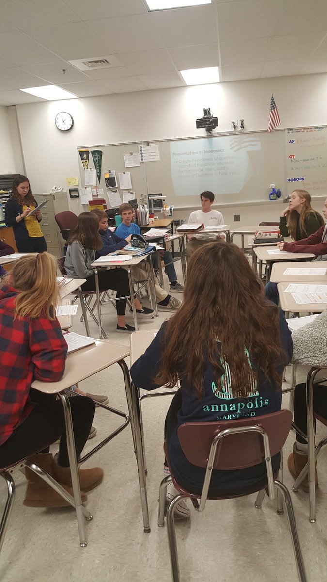 KelbaughKathy's tweet photo. Visiting HHS to collaborate w/ Ms Jones about TSGI in her Gov't class. @HerefordHSBulls @Prettyboyes1 @7DE_deer @mrs_wisnom #HZonePD https://t.co/Y68trhxOJx
