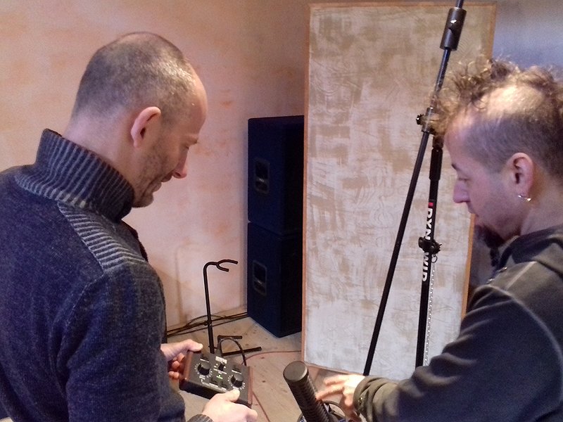 HumAudioDevices's tweet photo. Busy, nice weekend at Gärtner Rec Studio :-)  Recording with #HumAudioDevices #RS-2 stereo #ribbon #microphone #recording system. There was a time for some experiments also. 😀 https://t.co/2BTjFj5rB5