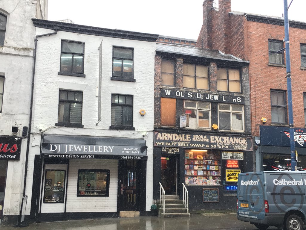 Jimcoleman33's tweet photo. Out and about in snowy #Manchester today with @UoWDesCit @Maarcussss @giulioverdini #DesigningCities #EconomicsofCities https://t.co/qbxehoRfLg