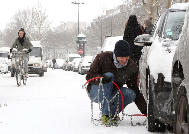 guidespacekilly's tweet image. Il semblerait que pour les joies de la neige, Paris semble plus indiqué que les Alpes dans les jours à venir. La vraie question est: &quot;Les météorologues ont-ils prévu un bulletin d&apos;estimation de risques d&apos;avalanches pour la région parisienne...?&quot; 😀😊🙃