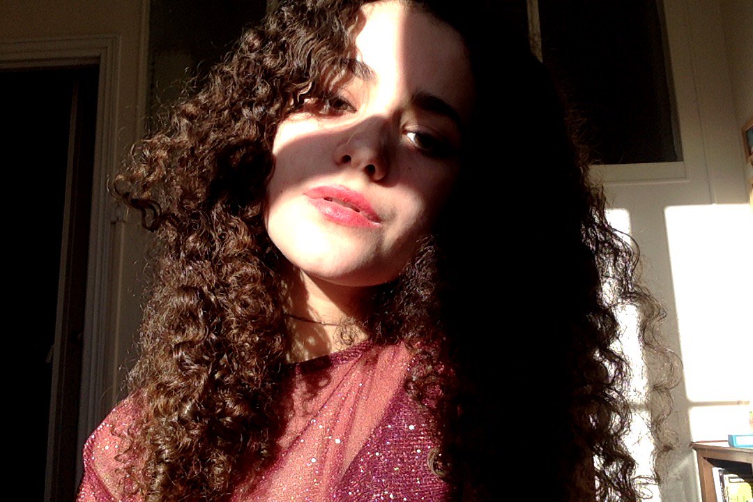 _dxmitille's tweet image. Pourquoi, sinon, luttons nous pour continuer à vivre, malgré les compromissions, malgré les blessures ? Même si nous sommes décharnés, brulants de plaies, si nous chions dans nos draps; envers et malgré tout, nous désirons désespérément vivre." 🌹