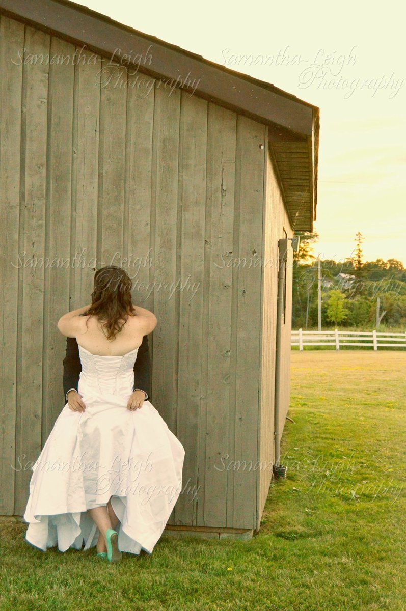 With a 155 acres there is lots of opportunity for amazing pictures!!

When you book with The Ranch you also get access of the venue for
engagement pictures 💍

Photo Credit: Samantha-Leigh photography
#ptbo #wedding #weddingphotos