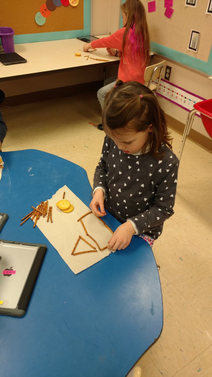 mrspeterskg's tweet photo. We can build and label shapes! #SnackMath @NBEbulldogs https://t.co/2Pj6EIRWmo