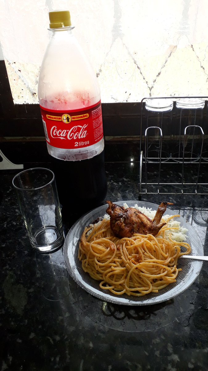 Ingrid95012863's tweet photo. Ainda sobre meu almoco❤❤😋😋😋😋😋👍👌👌 https://t.co/D1IVwbRUpe