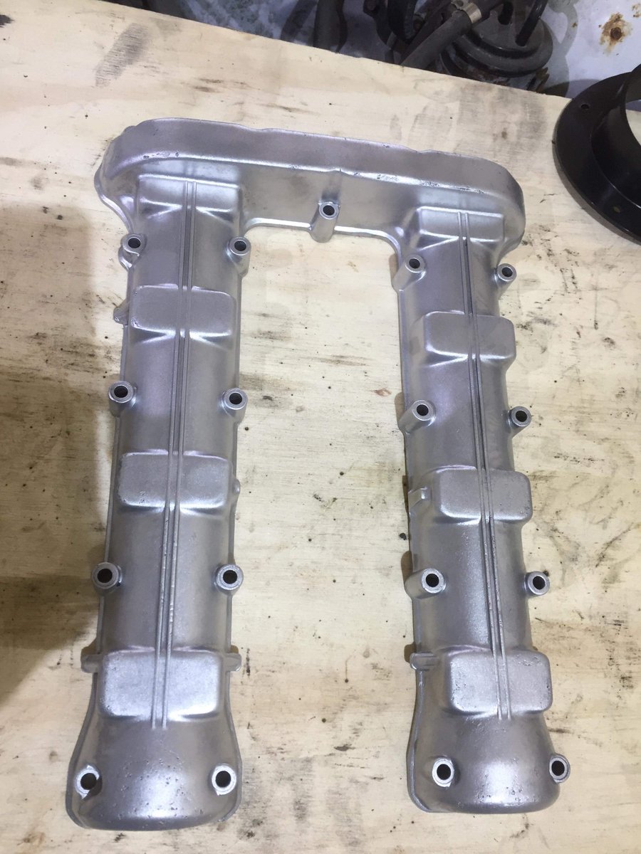 westwalesaqua's tweet photo. Part of todays job - a rocker cover from a 1979 Yamaha XS750. #yamaha #rockercover #motorbikecleaning #restorationwork Another happy customer. #jobsatisfaction https://t.co/whZ397GvzU