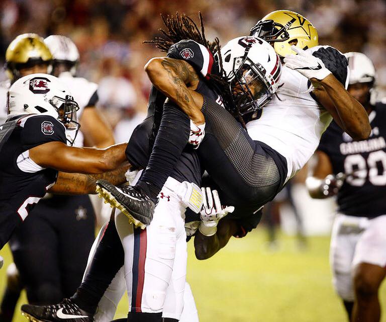 JuCoFootballACE's tweet photo. #PathtotheDraft Jamarcus King @Mark_Kingg 4merly @GamecockFB + Coffeyville JuCo @RedSwarmFB invited to @NFL Combine https://t.co/Nj1835zeh2