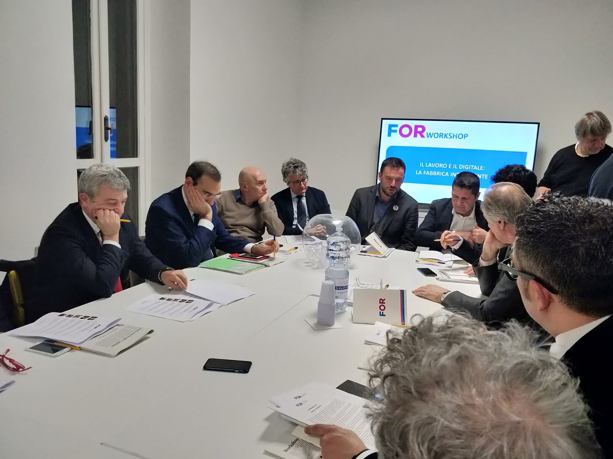 supermik14's tweet photo. Dibattito intenso @ORazionali su
"Il #lavoro e il #digitale: la fabbrica intelligente" ottimi stimoli da @BentivogliMarco @FIMCislStampa e @giorgioventre con la regia di @claudiovelardi
e @fnicodemo
#WorkshopFOR https://t.co/qdzGF9NxQ4