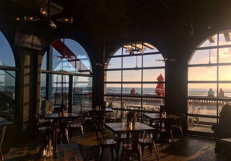 DraftSanDiego's tweet image. Love &amp;amp; #hops are in the air - spend Valentine’s Day at the beach. Cheers to 1/2 off wine, live tunes and brews &amp;amp; Views 🍻