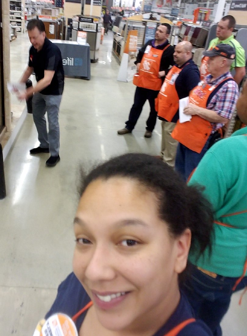 pete20mcgov's tweet photo. Vendor support at its finest!! Thanks Irwin and Mike for the great PKs!! #vendor support #takeyourshare23 https://t.co/OfllqGNope