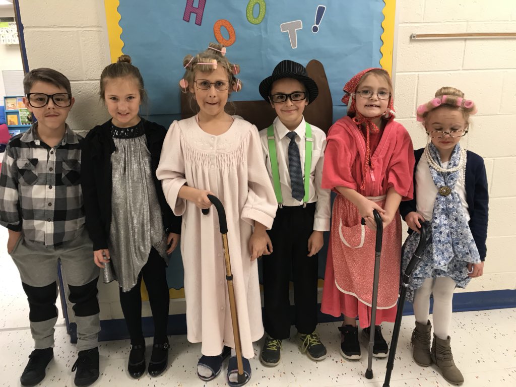 JDCSNews's tweet photo. JDPS students dressed up to celebrate the 100th day of school #jdcsprimary https://t.co/STVt7ub1lr