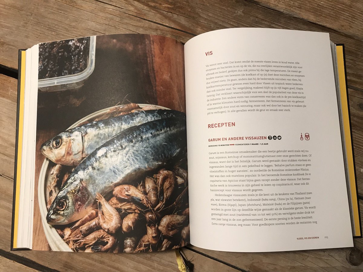GoodcookNL's tweet photo. In de umami-aflevering van #de5smakenvanjoël maakte @joelbroekaert o.a. vissaus van gefermenteerde vis. Ga ook zelf aan de slag met behulp van ‘Over Rot’ van @Wateetons. https://t.co/zeNjpmjjD2 https://t.co/iA39aI2huz