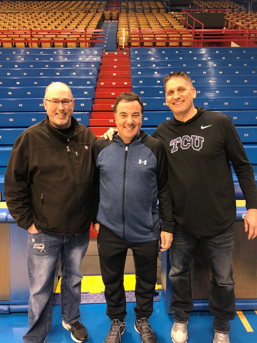 Thank you <a href="/franfraschilla/">Fran Fraschilla</a> for taking time to talk &amp; take a photo with us. <a href="/DegeestNathan/">Nathan DeGeest</a>