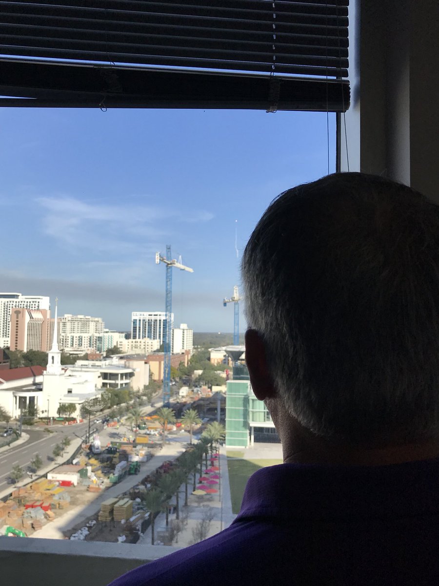 orlandomayor's tweet photo. Pretty cool to see the #SpaceX launch above the cranes in @DWNTWN_ORLANDO. https://t.co/LuzYCfuSvf