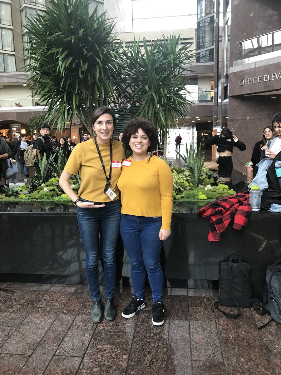 GeorgianaMorell's tweet photo. Mustard yellow: the official color of #SID2018 @AkinsAISD https://t.co/SJ119PEJoI