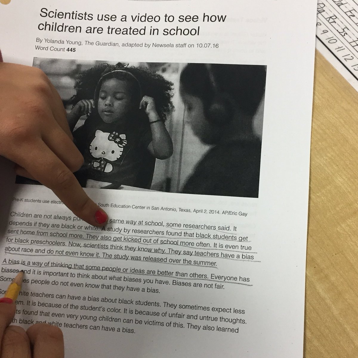 #BlackLivesMatteratSchool #BlackLivesMatterAtSchoolWeek Day 2: talking about systemic + institutional bias using @Newsela article about suspension rates for black preschoolers. #3rdgrade #historymatters