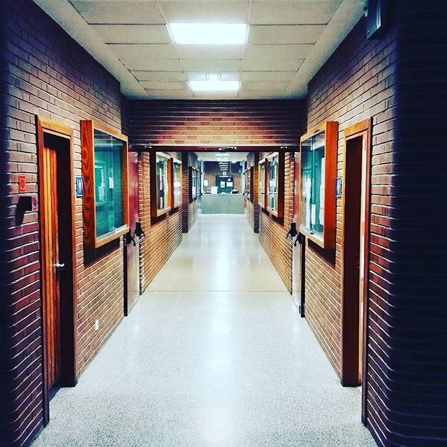 deustoPhoto's tweet photo. Llenando de nuevo los pasillos para afrontar este segundo semestre. 2. seihilekoa hasi da! Prest zaudete? Argazkia: @ikerorma #deusto #donostia #deusto360 https://t.co/uFIhJiidIF https://t.co/6TKRO3EgbZ