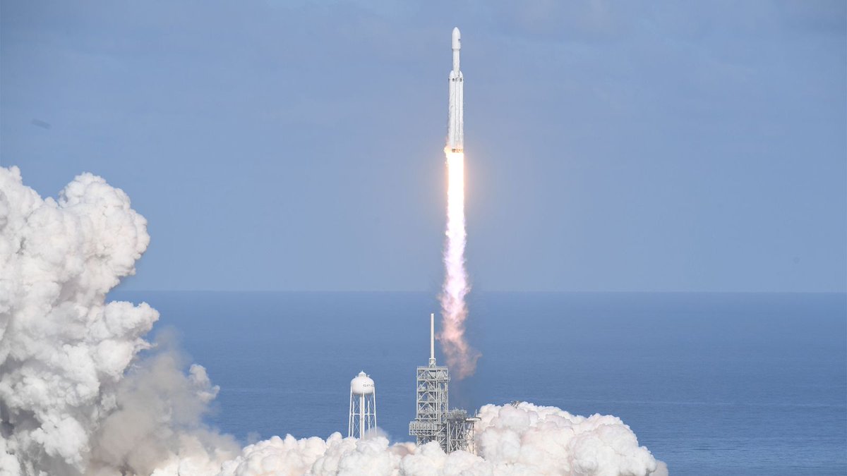 TheOnion's tweet photo. SpaceX Reveals All 400 Dogs On Falcon Rocket Failed To Survive Trip https://t.co/ojttiWPQTz https://t.co/C4PxCxH2K6
