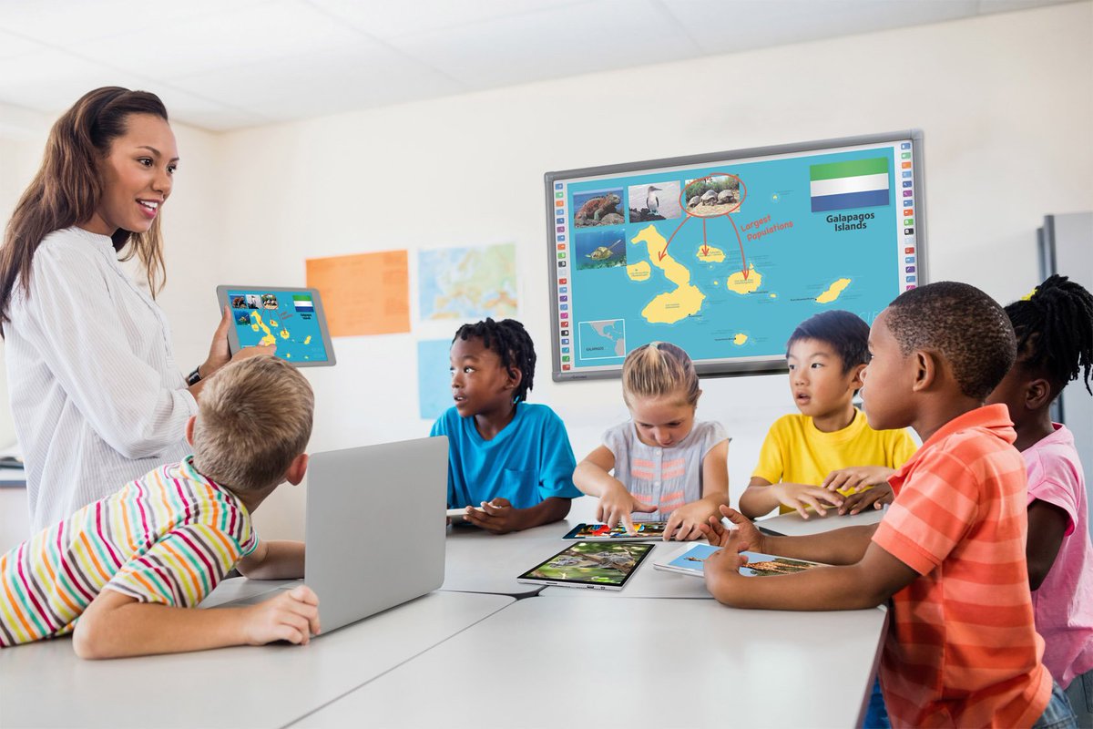 ScreenBeam's tweet photo. Hey #TCEA18 fans! @shirleyauxais is delighted to meet you at #SouthernComputerWarehouse booth 505! ~ See LIVE demos of ScreenBeam #ClasroomCommander https://t.co/4XPnSEn8yp @SCW30067 #MicrosoftEDU #classroomagility #wirelessdisplay #tcea2018 https://t.co/QeA1oMEmCm