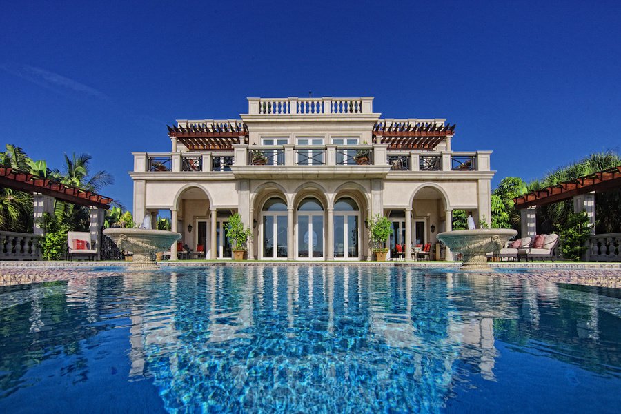 MansionGlobal's tweet image. Italian-Style Villa in Florida Heads to Auction with No Reserve mansion.global/2nEOQ6w