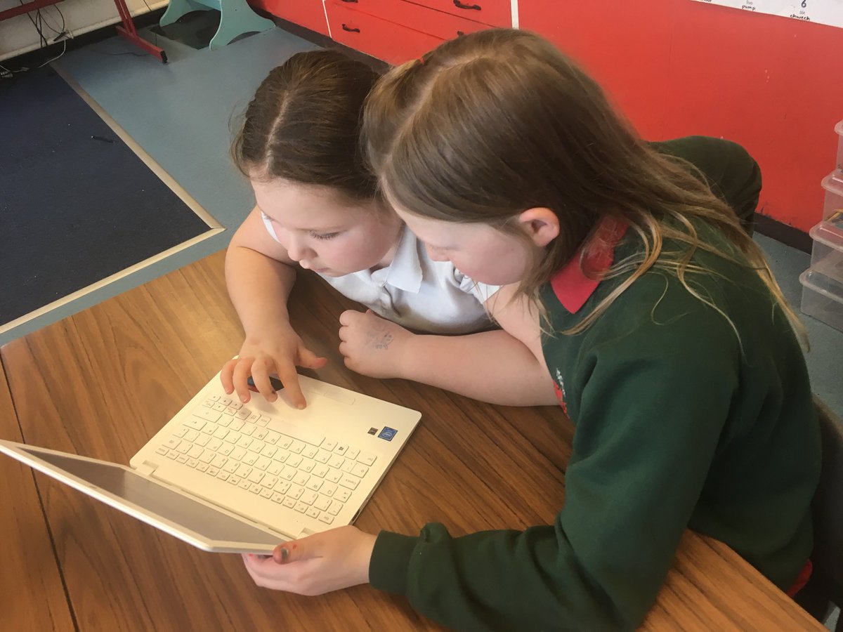 YsgolGwenffrwd's tweet image. Dysgu i godio! Coding on @ScratchEdTeam @Hwbdysgu #digidol #codio