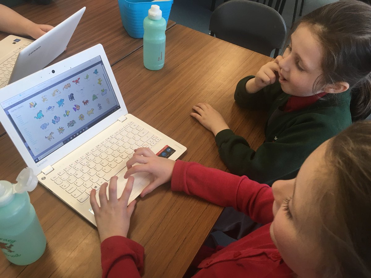 YsgolGwenffrwd's tweet image. Dysgu i godio! Coding on @ScratchEdTeam @Hwbdysgu #digidol #codio